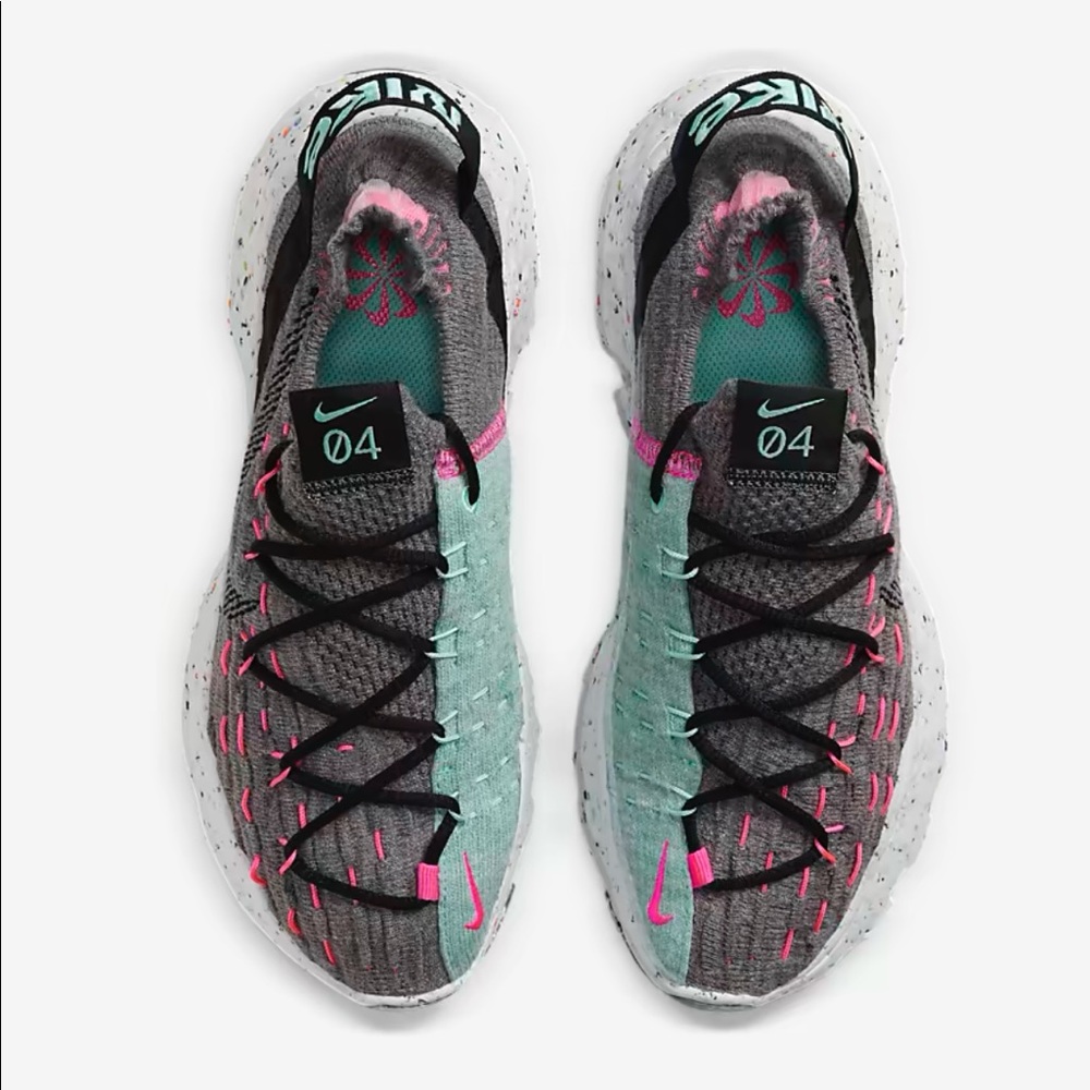 Nike • Space Hippie 04 - Picture 3 of 13